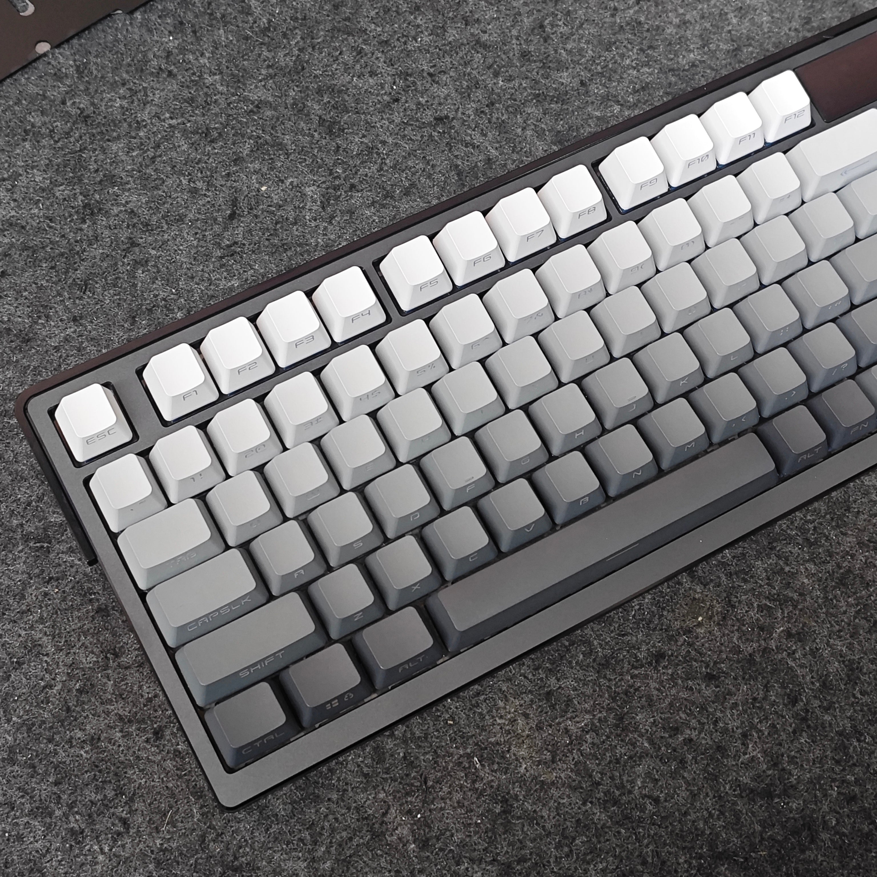 [Custom] [DIY] Asus ROG AZOTH Extreme 75% Wireless Mechanical Gaming Keyboard
